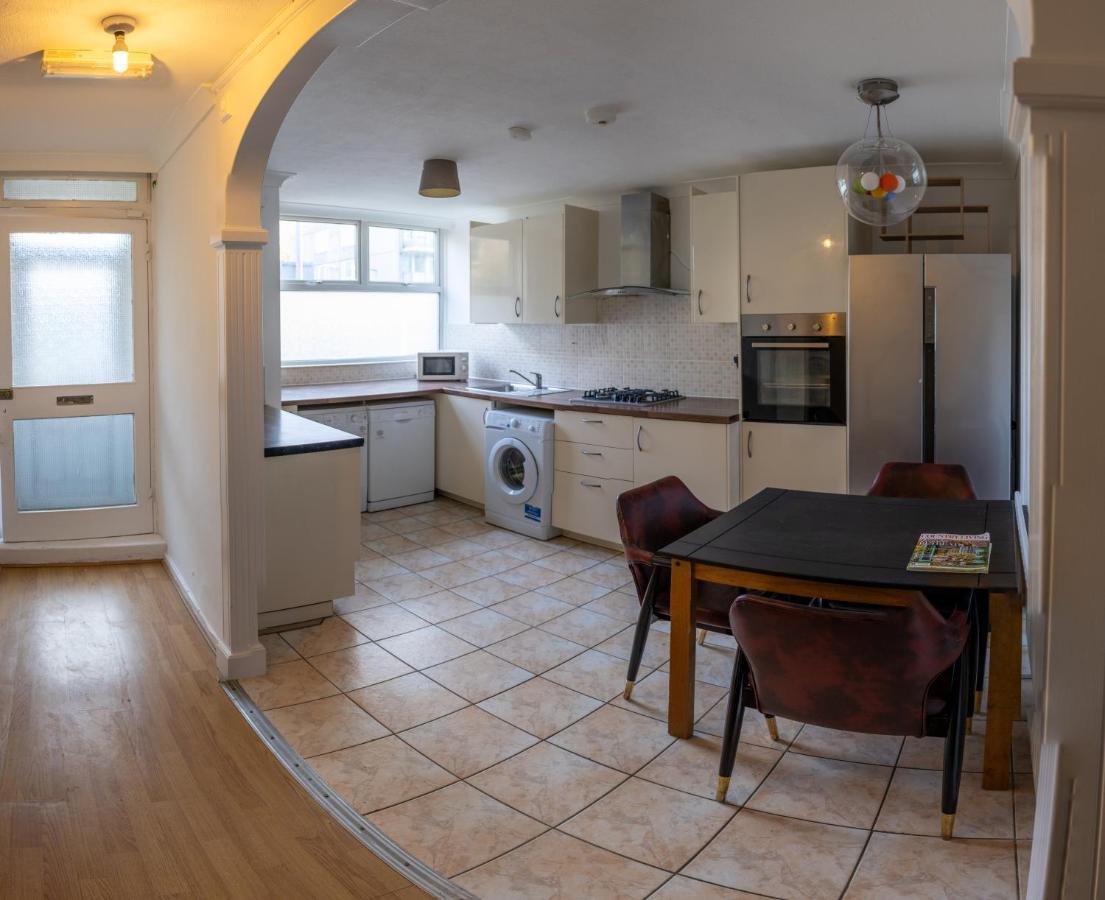 London - 4 Bed - Sleeps 8 - Garden - Pet Friendly Villa Eksteriør bilde