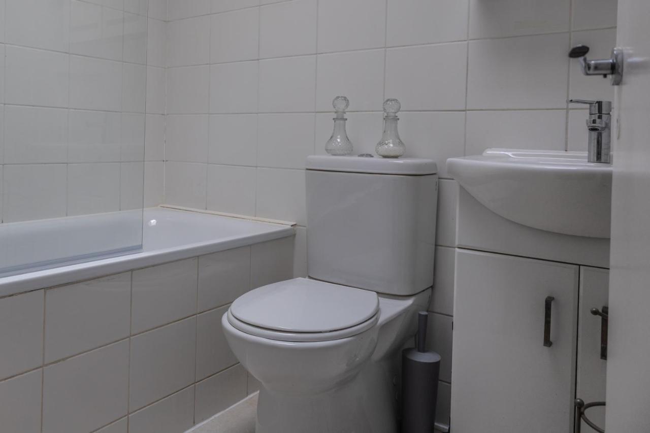 London - 4 Bed - Sleeps 8 - Garden - Pet Friendly Villa Eksteriør bilde